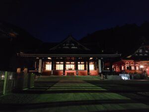 久遠寺本堂